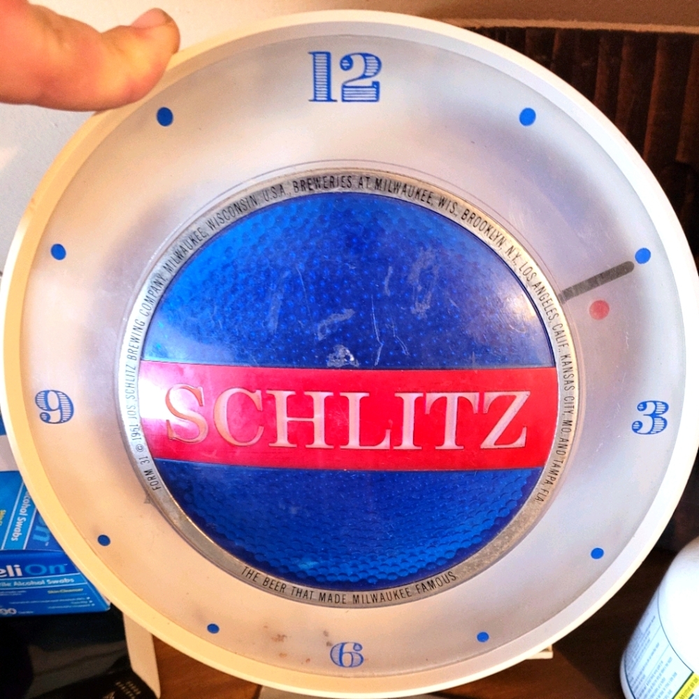 Vintage 1961 Schlitz Beer clock